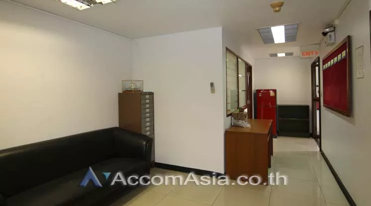8  Office Space For Rent in Phaholyothin ,Bangkok BTS Ari at Thirapol Building AA14127